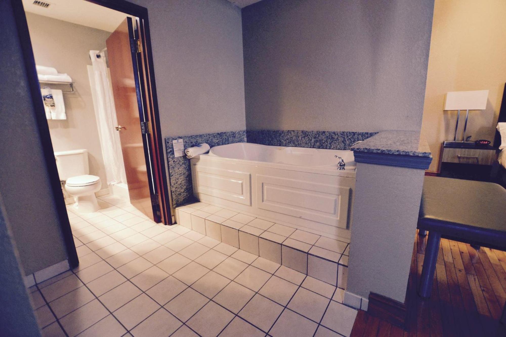 Holiday Inn Express Cleveland Downtown By Ihg Екстер'єр фото