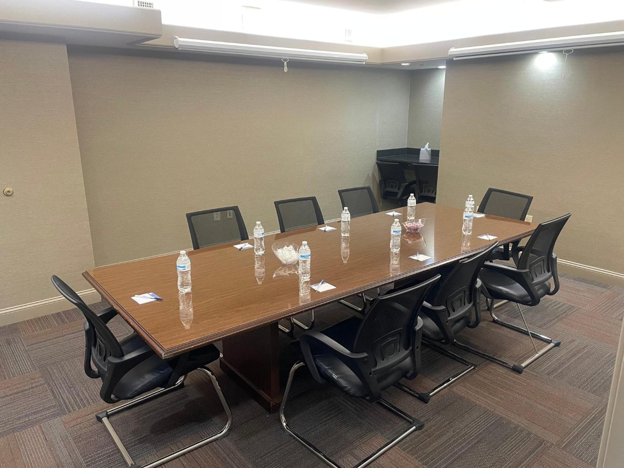 Holiday Inn Express Cleveland Downtown By Ihg Екстер'єр фото