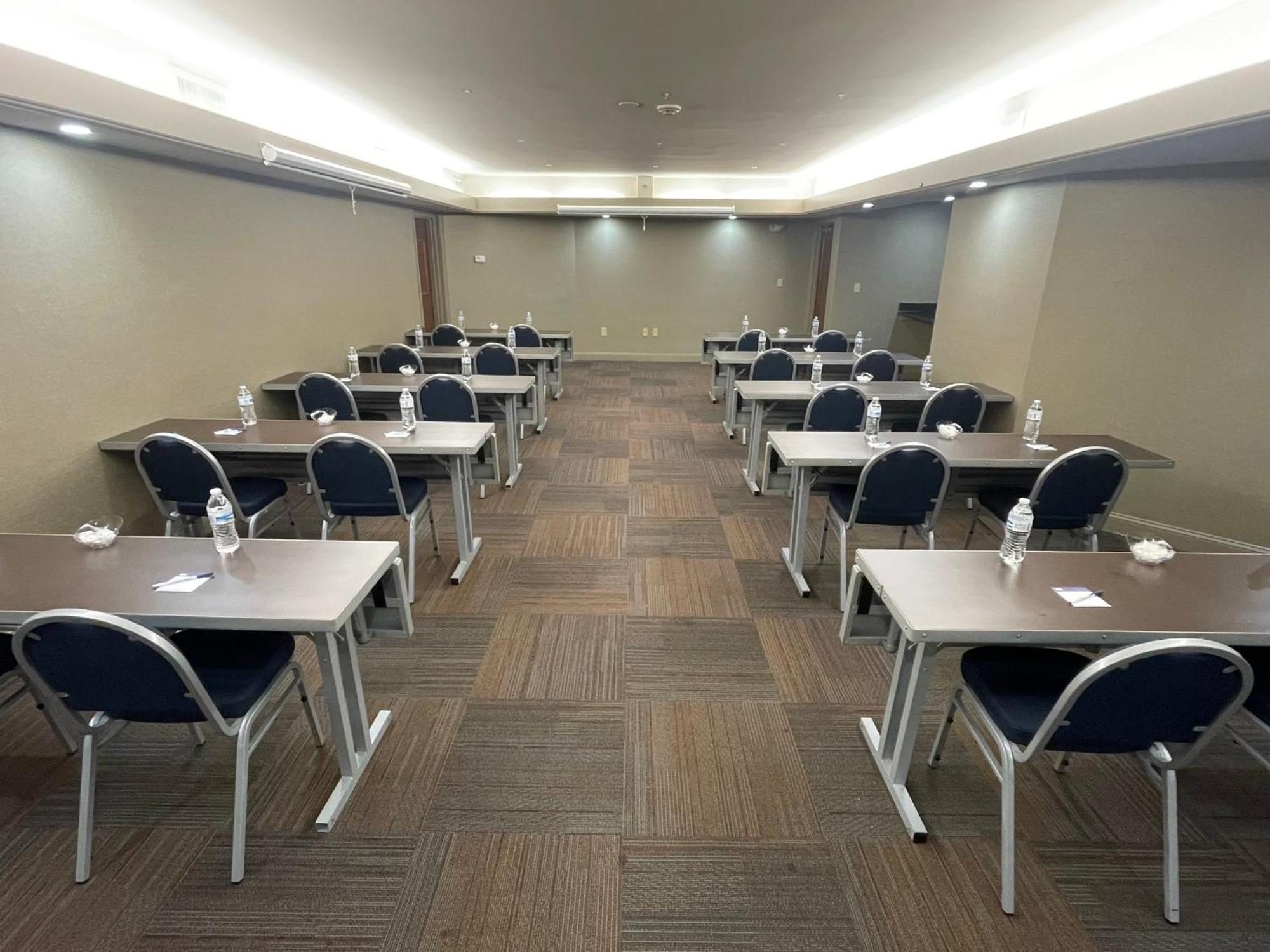 Holiday Inn Express Cleveland Downtown By Ihg Екстер'єр фото