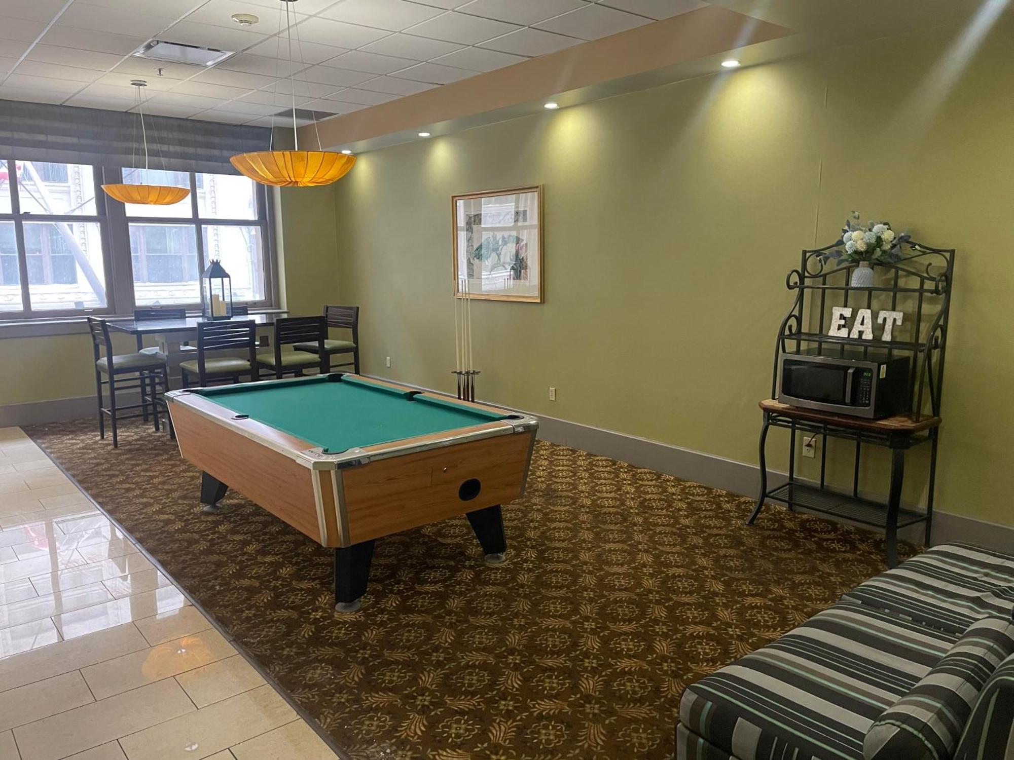 Holiday Inn Express Cleveland Downtown By Ihg Екстер'єр фото